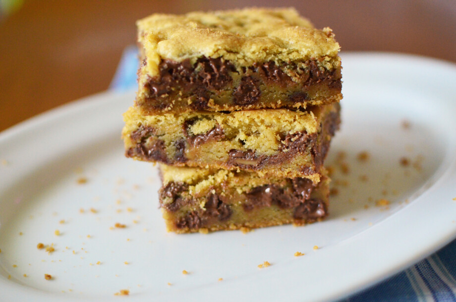 Gooey Caramel Chocolate Chip Cookie Bars - Simple, Sweet & Savory